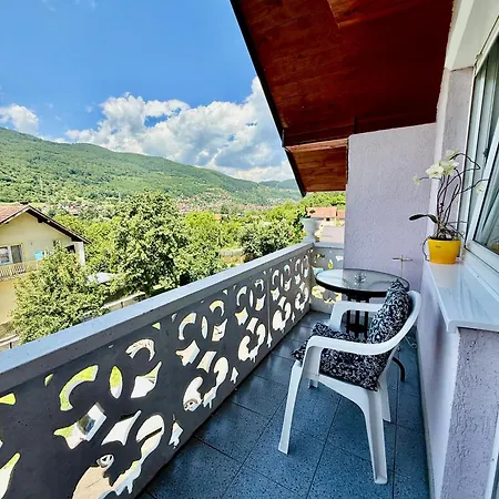 Amorea Balkon S Pogledom, Privatni Parking I Blizina Drine