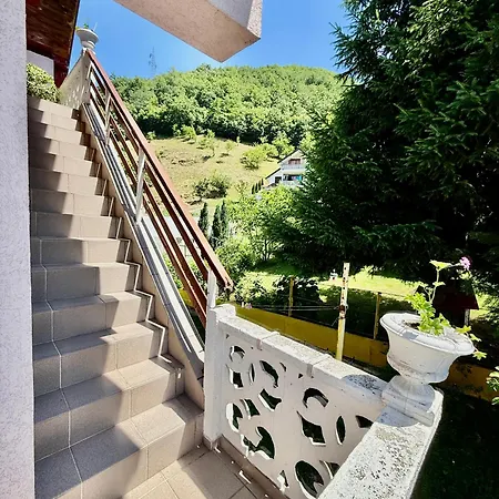Amorea Balkon S Pogledom, Privatni Parking I Blizina Drine * Gorazde