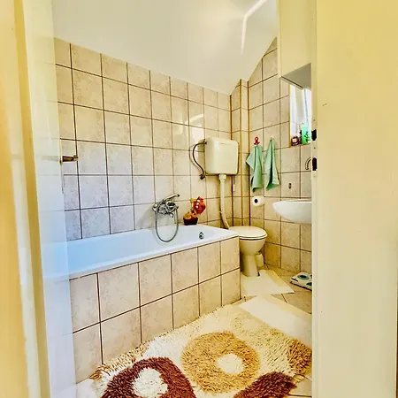 Daire Amorea Balkon S Pogledom, Privatni Parking I Blizina Drine