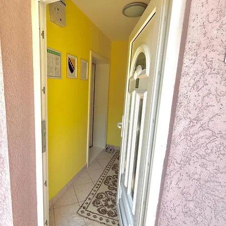 Amorea Balkon S Pogledom, Privatni Parking I Blizina Drine Daire Gorazde